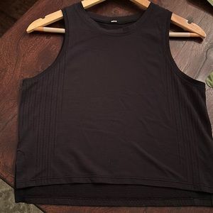 Lululemon crop tank size 4